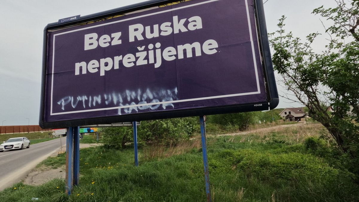 Na Slovensku se objevily billboardy „Bez Ruska nepřežijeme“